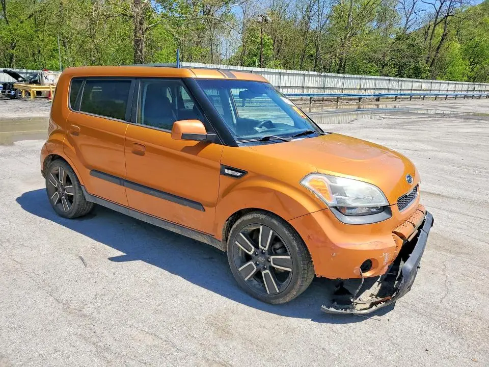 2010 KIA SOUL +  