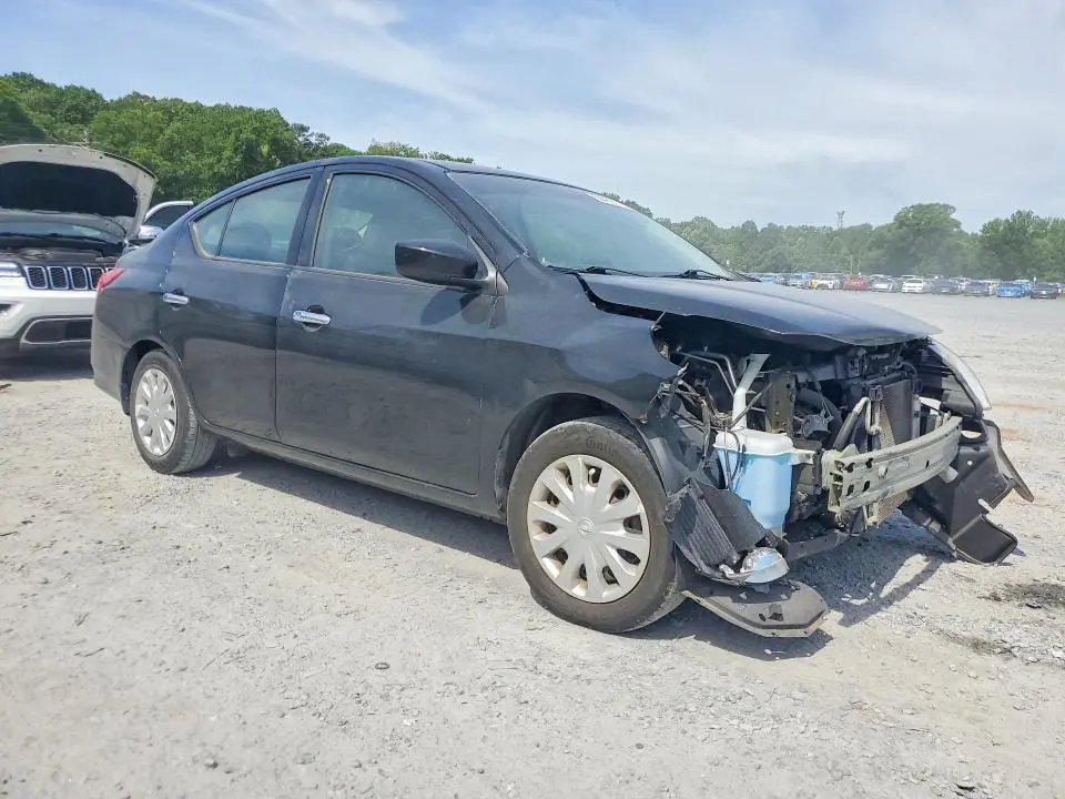 2019 NISSAN VERSA SV  