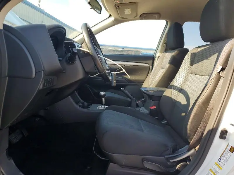 2014 MITSUBISHI OUTLANDER SE  