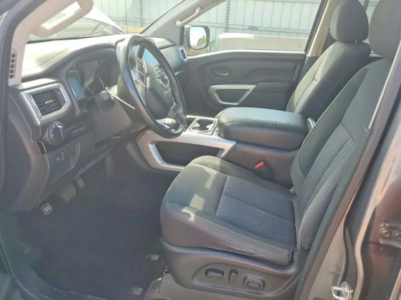 2021 NISSAN TITAN SV  