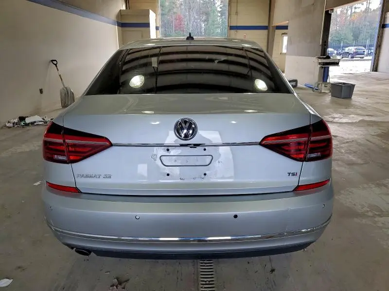 2017 VOLKSWAGEN PASSAT SE  