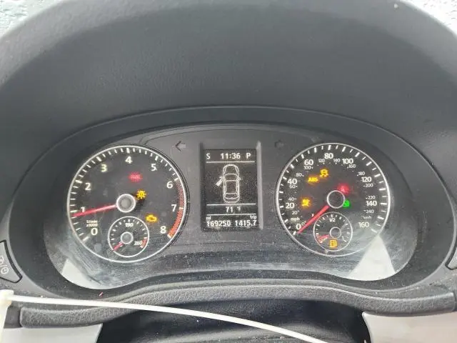 2013 VOLKSWAGEN PASSAT SE  