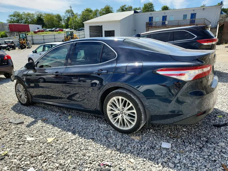 2019 TOYOTA CAMRY XLE  