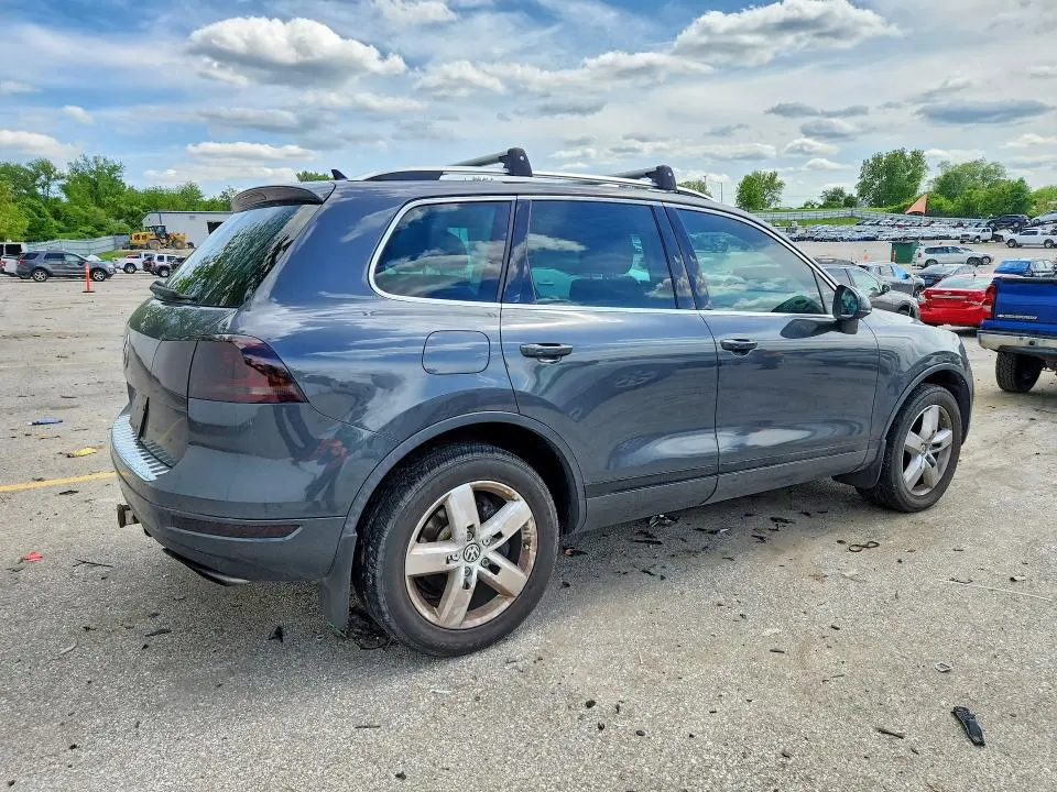 2014 VOLKSWAGEN TOUAREG V6  