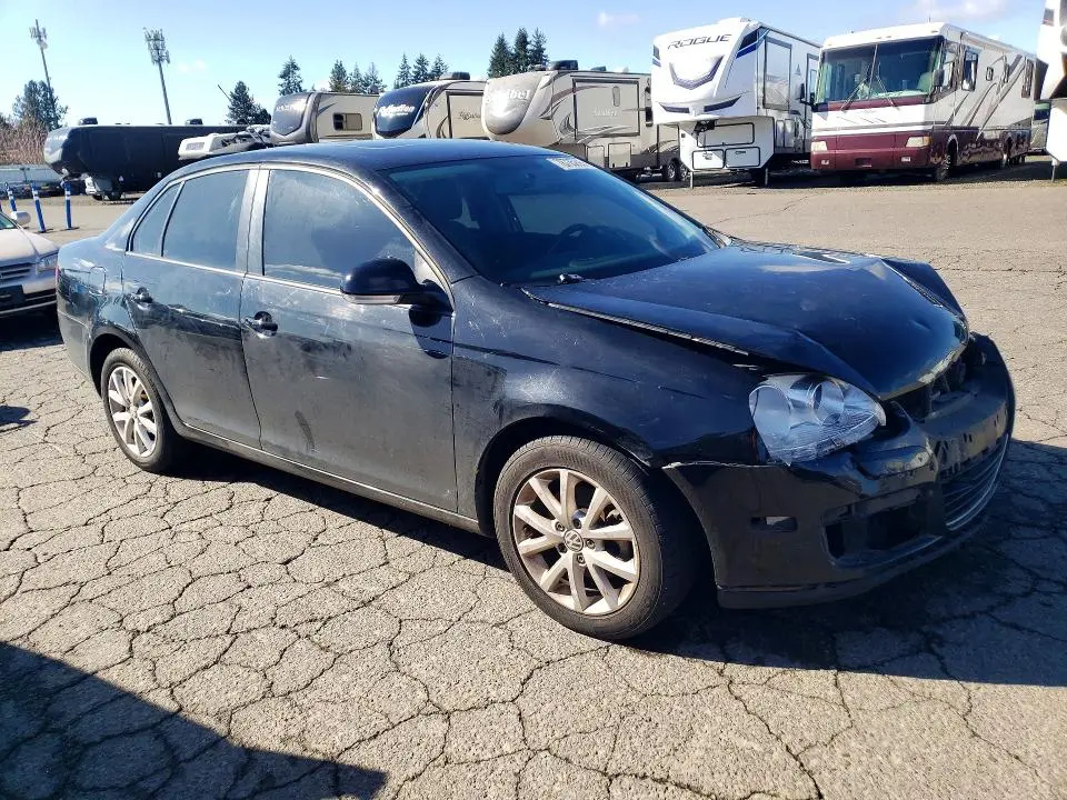 2010 VOLKSWAGEN JETTA SE  