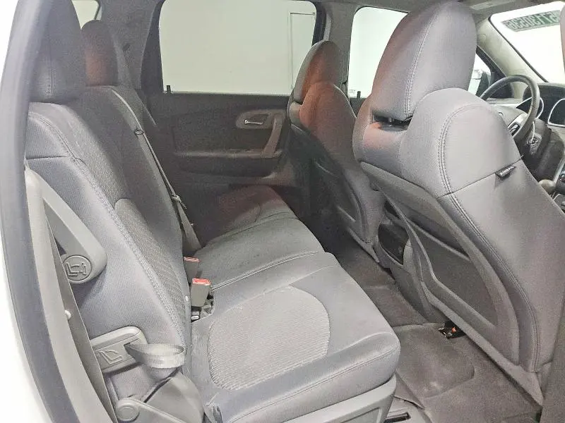 2012 CHEVROLET TRAVERSE LS  