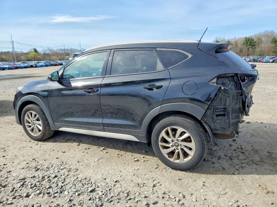 2017 HYUNDAI TUCSON SE  