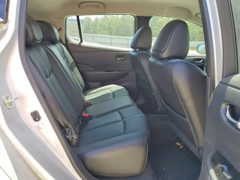 2019 NISSAN LEAF SL  