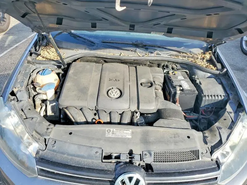 2010 VOLKSWAGEN JETTA SE  