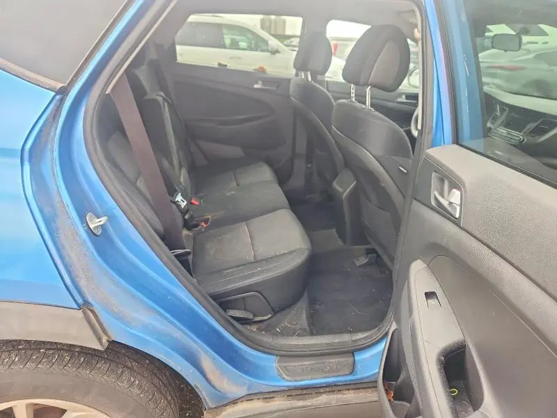 2016 HYUNDAI TUCSON SE  
