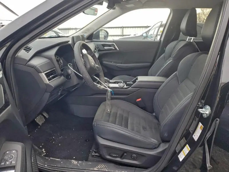 2025 MITSUBISHI OUTLANDER SE  