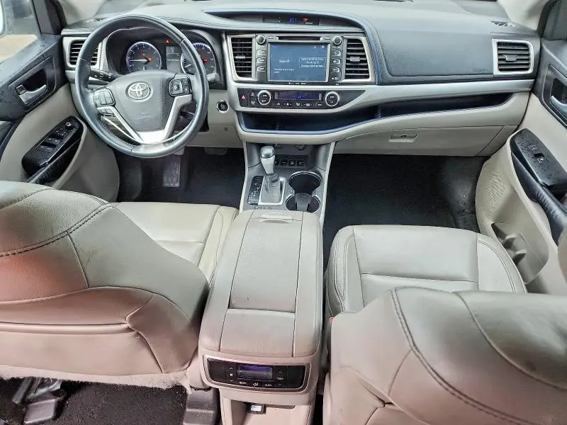 2016 TOYOTA HIGHLANDER XLE  