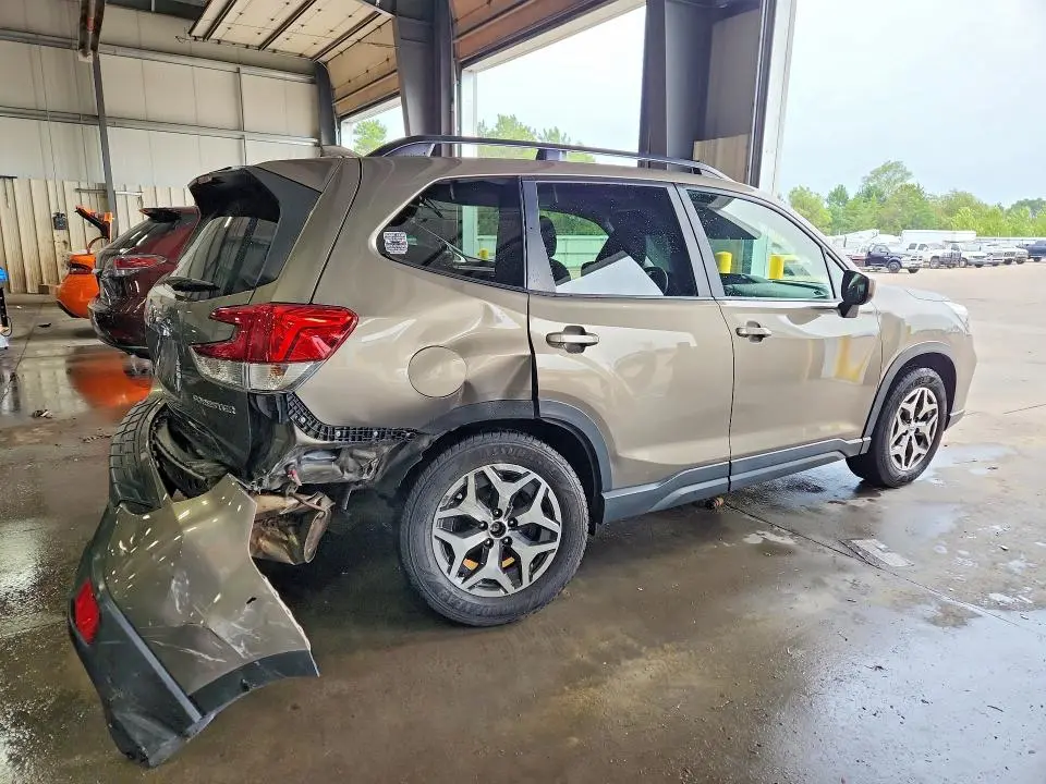 2019 SUBARU FORESTER PREMIUM  