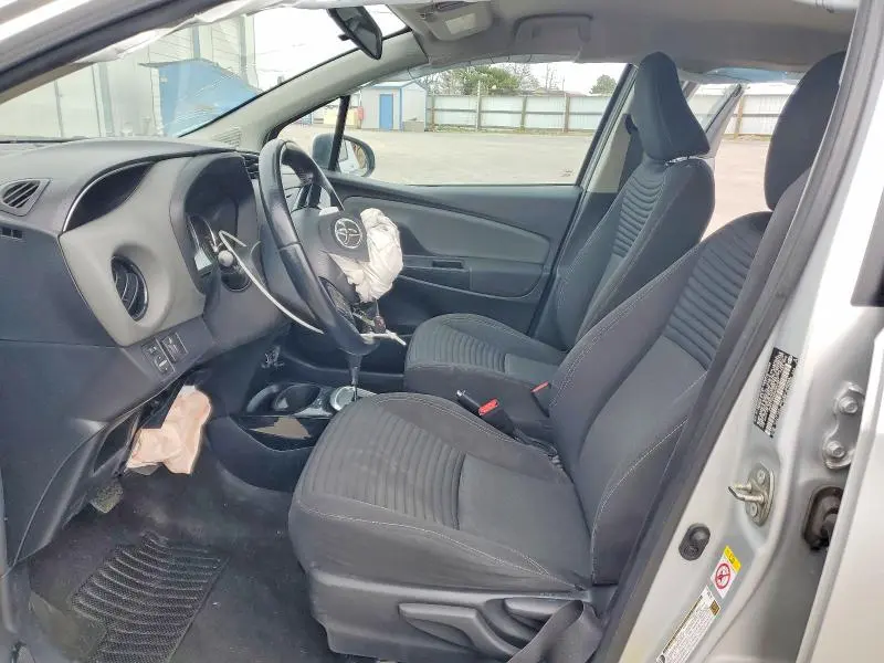 2016 TOYOTA YARIS 5-DOOR SE  