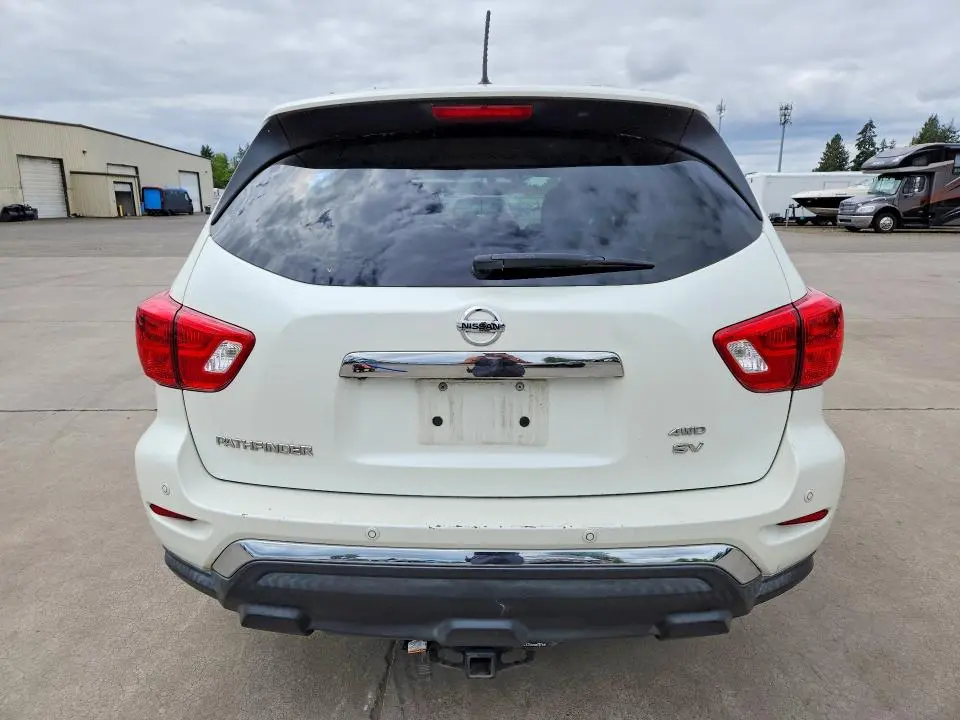2018 NISSAN PATHFINDER SV  