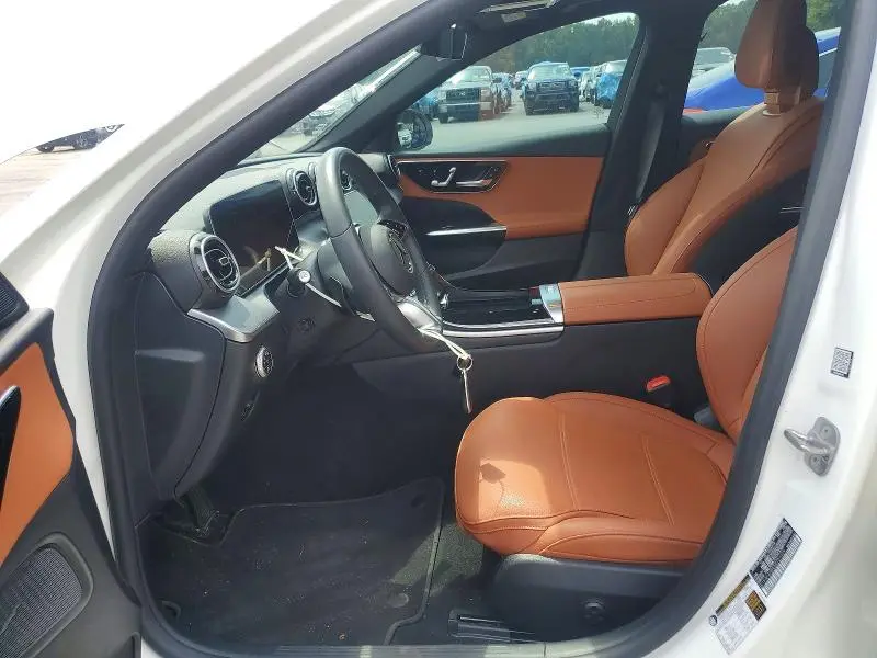 2025 MERCEDES-BENZ C 300  