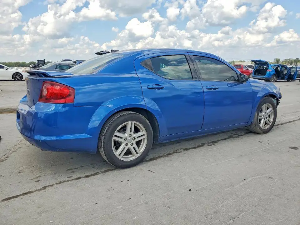 2013 DODGE AVENGER SE  