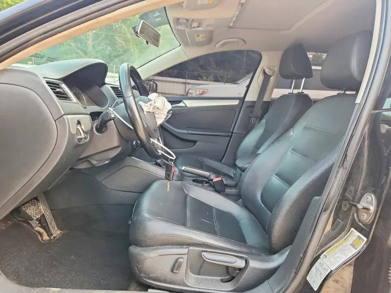 2013 VOLKSWAGEN JETTA SE  