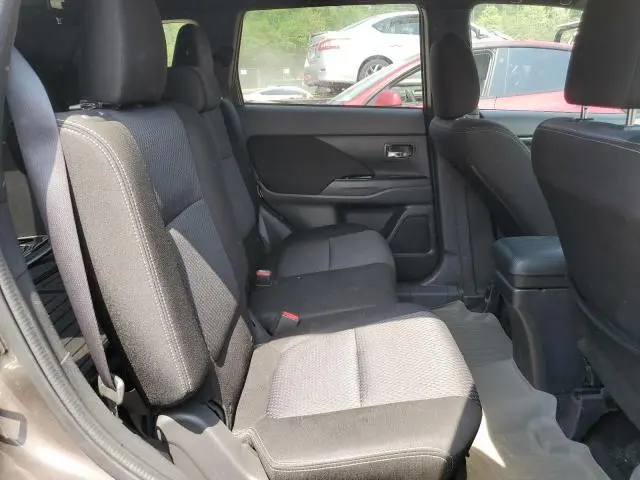 2018 MITSUBISHI OUTLANDER SE  
