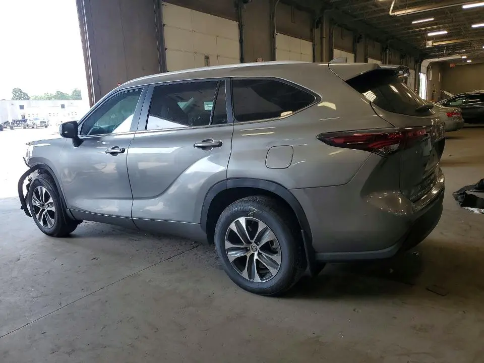2025 TOYOTA HIGHLANDER XLE  