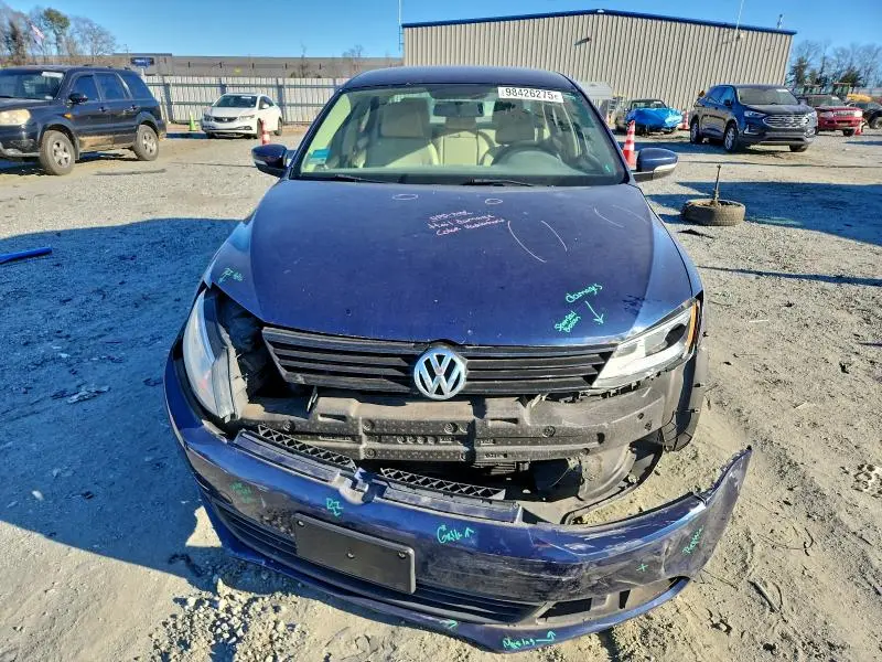 2012 VOLKSWAGEN JETTA SE  