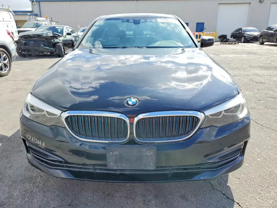 2019 BMW 530E   