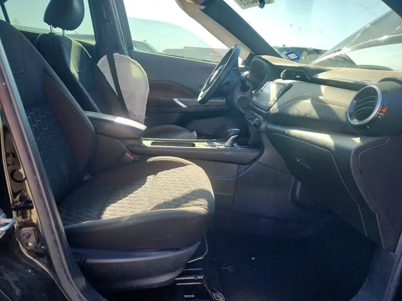 2021 NISSAN KICKS SR  