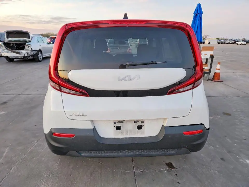 2022 KIA SOUL S  