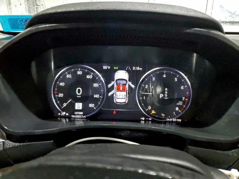 2019 VOLVO XC40 T5 MOMENTUM  