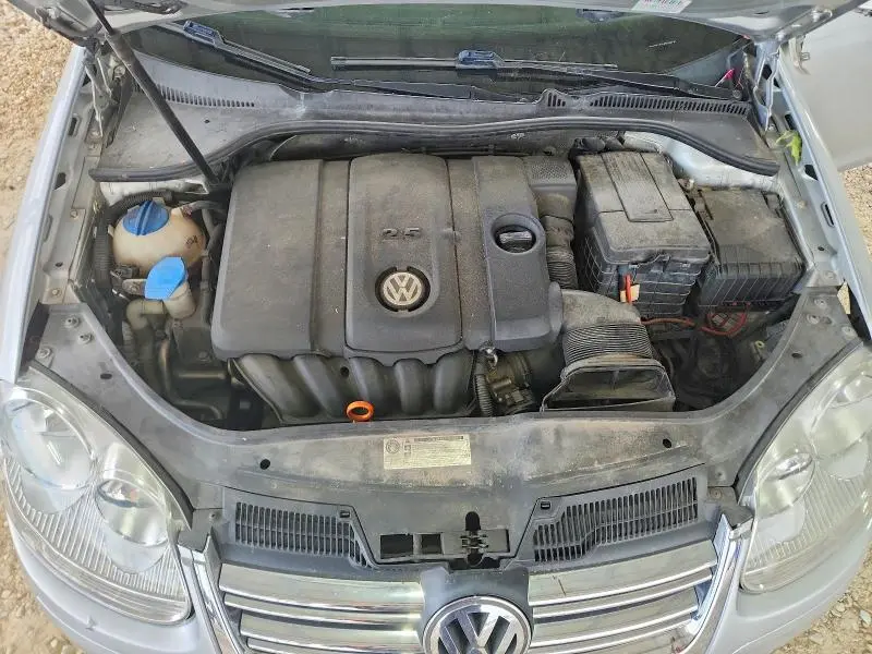 2010 VOLKSWAGEN JETTA SE  