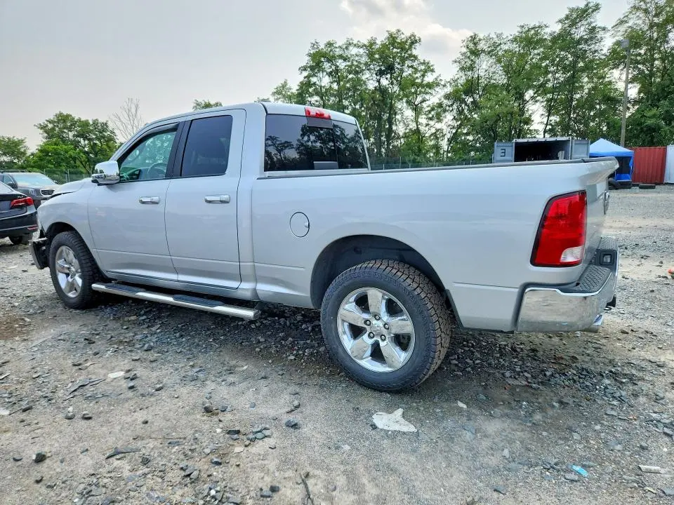 2015 RAM 1500 SLT  