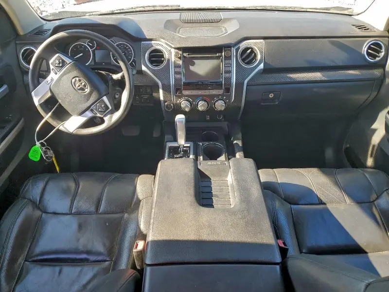 2017 TOYOTA TUNDRA SR5  