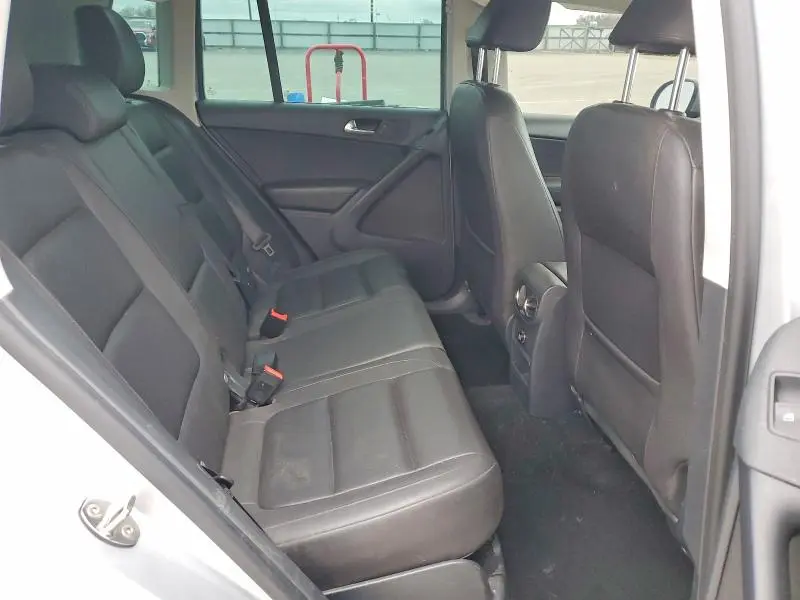 2015 VOLKSWAGEN TIGUAN   
