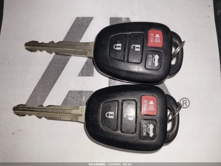 2014 TOYOTA CAMRY LE