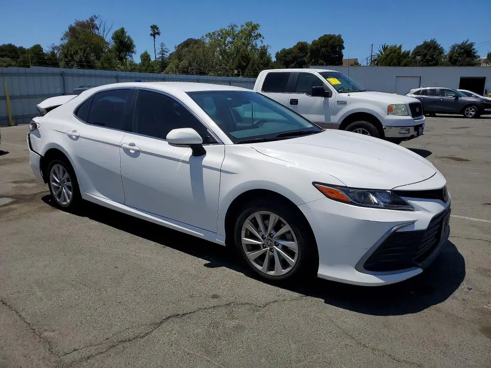 2021 TOYOTA CAMRY LE  