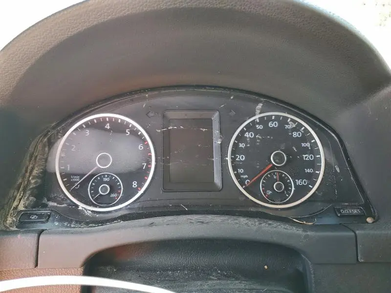 2010 VOLKSWAGEN TIGUAN SE  