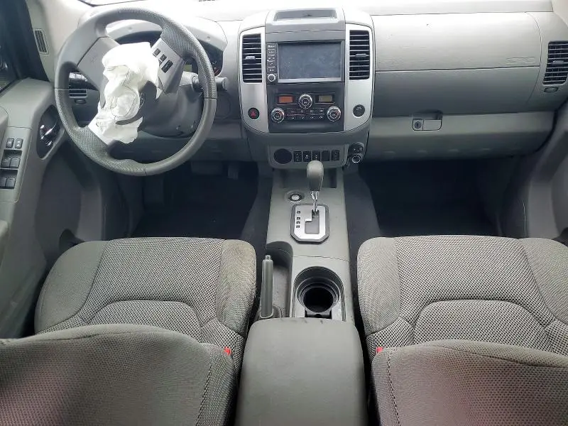 2021 NISSAN FRONTIER SV  