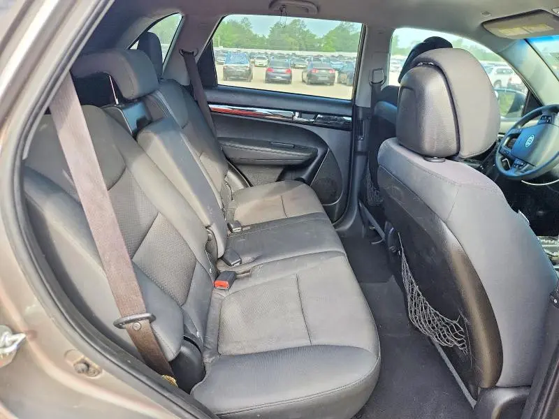 2012 KIA SORENTO LX  