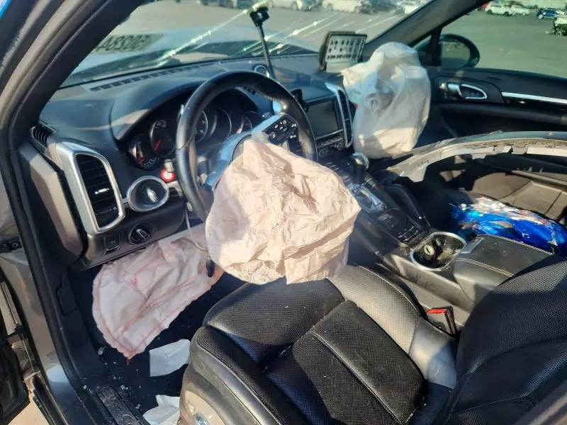 2016 PORSCHE CAYENNE   