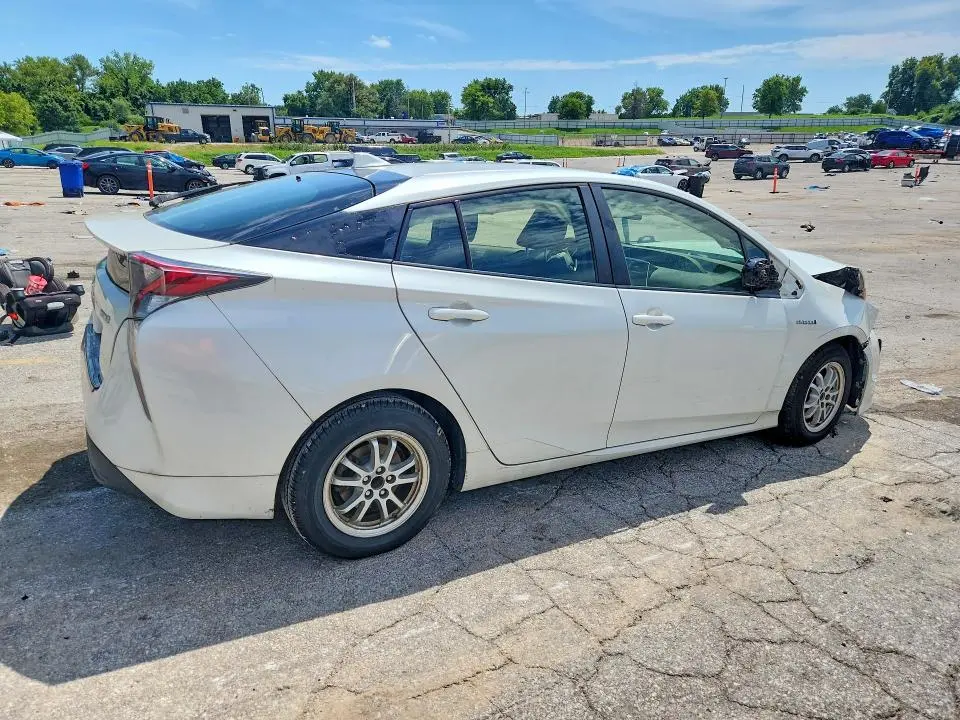 2016 TOYOTA PRIUS THREE  