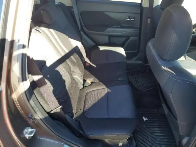 2017 MITSUBISHI OUTLANDER SE  