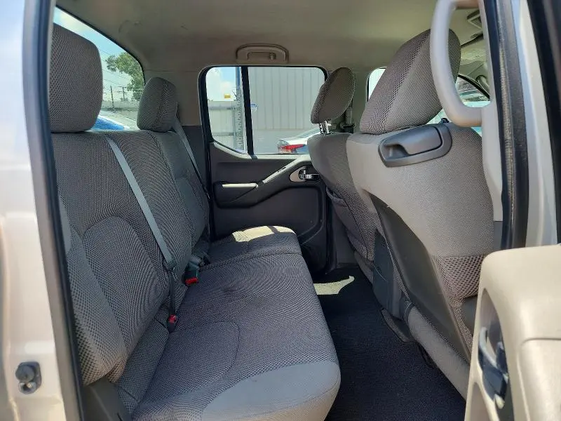 2011 NISSAN FRONTIER S  