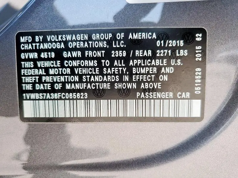 2015 VOLKSWAGEN PASSAT SE  