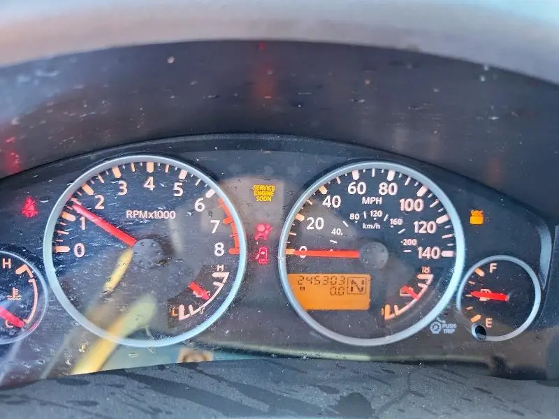 2010 NISSAN FRONTIER CREW CAB SE  