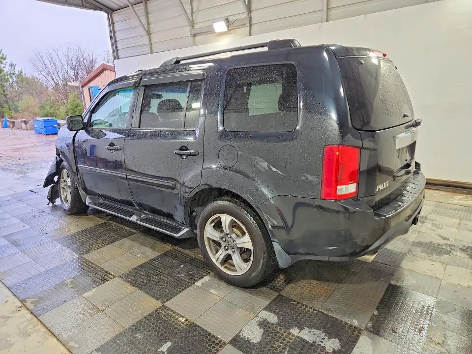 2015 HONDA PILOT SE  