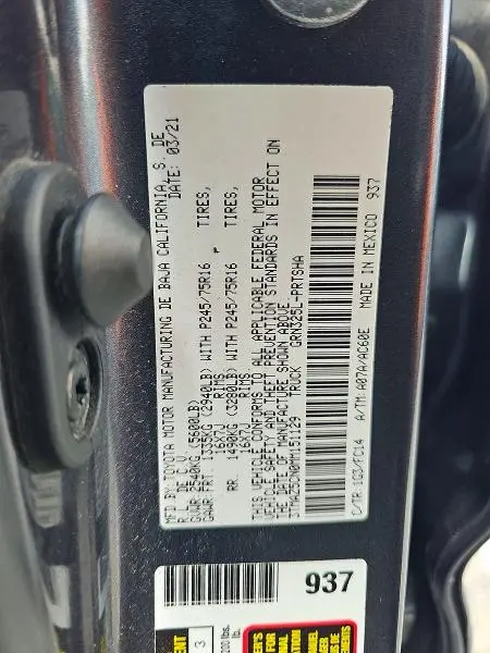 2021 TOYOTA TACOMA SR5 V6  