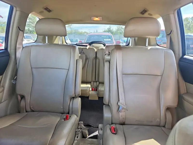 2012 TOYOTA HIGHLANDER SE  