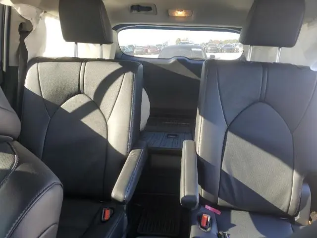 2025 TOYOTA HIGHLANDER LE  