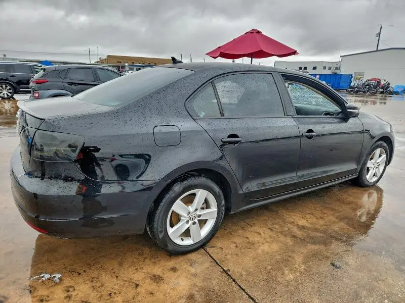2011 VOLKSWAGEN JETTA TDI  