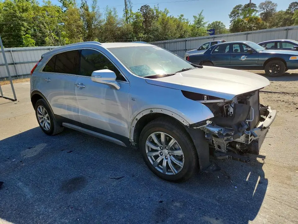 2022 CADILLAC XT4 PREMIUM LUXURY  